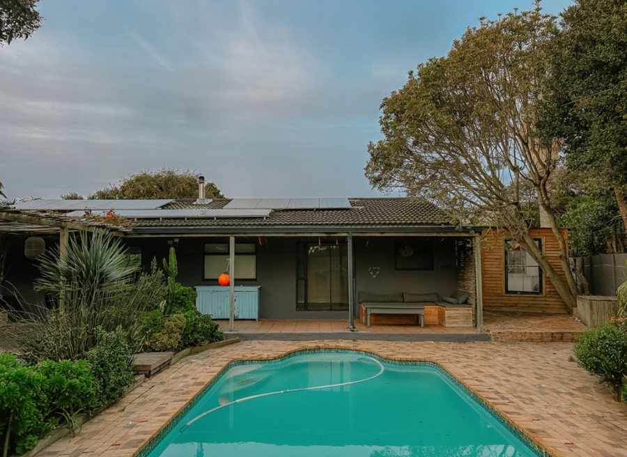 To Let 4 Bedroom Property for Rent in Kommetjie Western Cape